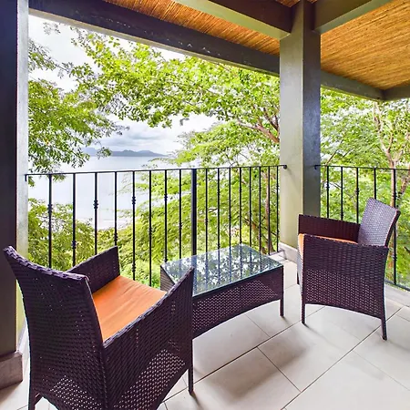 360 Splendor 404-Ocean View Condo-Breakfast Included!