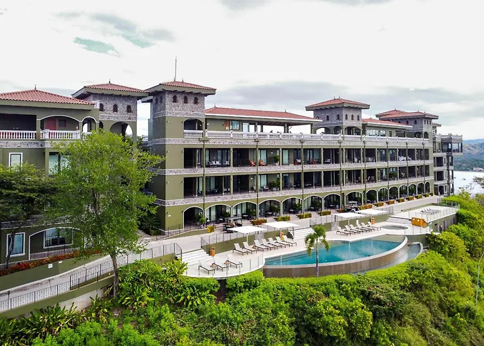 360 Splendor 404-ocean View Condo- With Breakfast