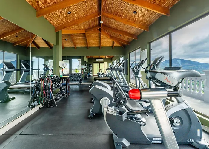 360 Splendor 404-ocean View Condo- With Breakfast
